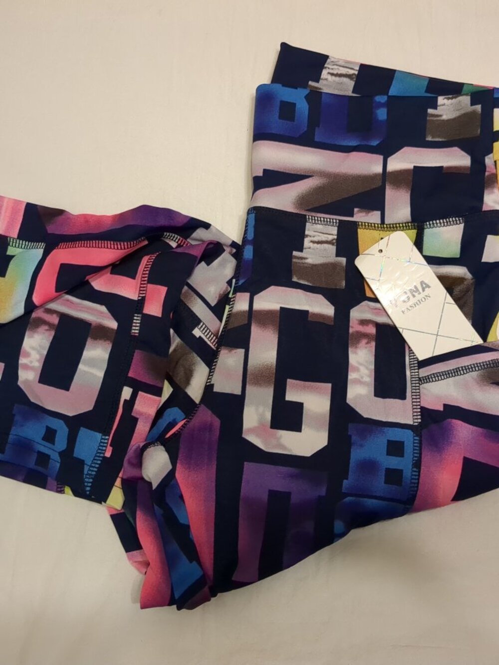 Size L/XL 💙💜💗💛💚 Yuna Colorful Side Pockets Workout Capri Leggings